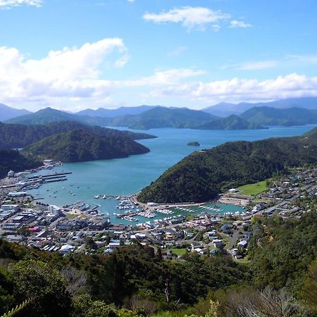 Close To Picton Town Bagian luar foto