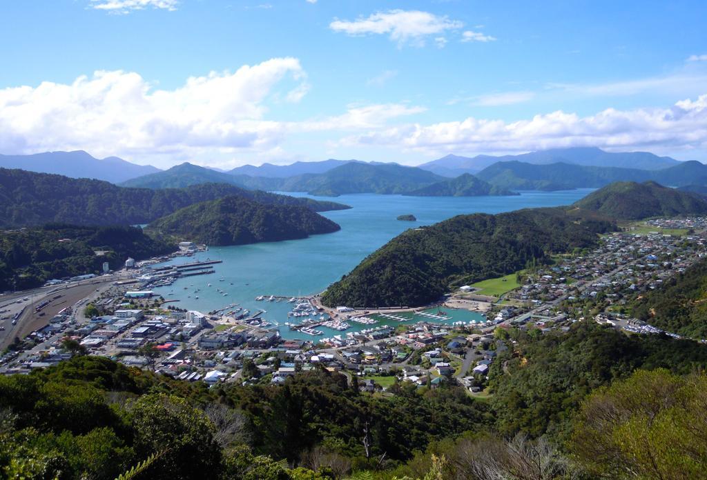 Close To Picton Town Bagian luar foto